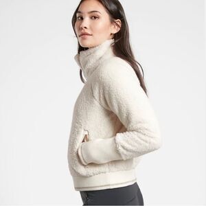 Athleta Tugga Sherpa Jacket Women's XL Beige Cropped Full Zip Fleece NWT
